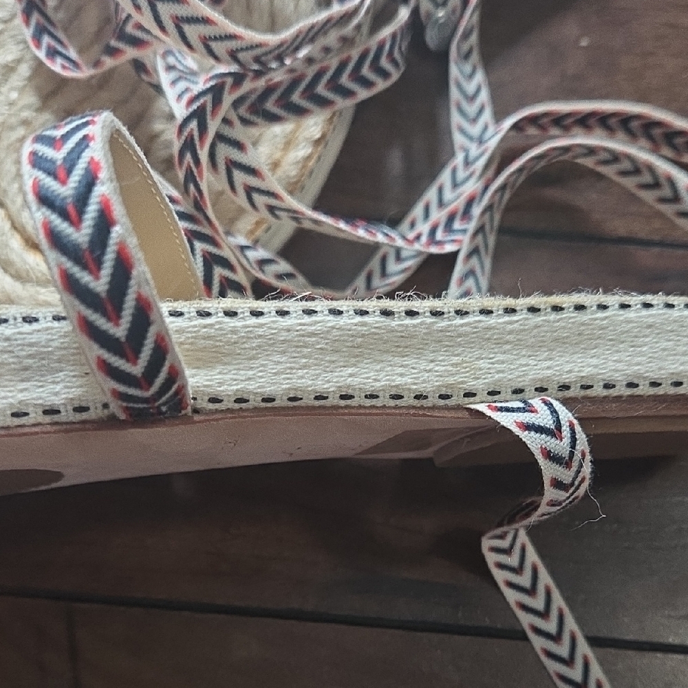 Leon Max Stylish Chevron Espadrilles with Woven Sole - Picture 6 of 6